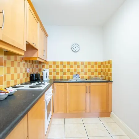 128 - Comfy 2 Bed With Parking Apartment Galway