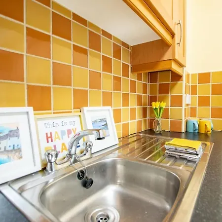 Lejlighed 128 - Comfy 2 Bed With Parking - Sleeps 6 *