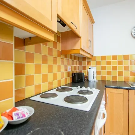 Apartment 128 - Comfy 2 Bed With Parking - Sleeps 6 Galway