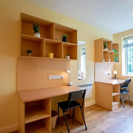 Apartment 128 - Comfy 2 Bed With Parking - Sleeps 6 Galway