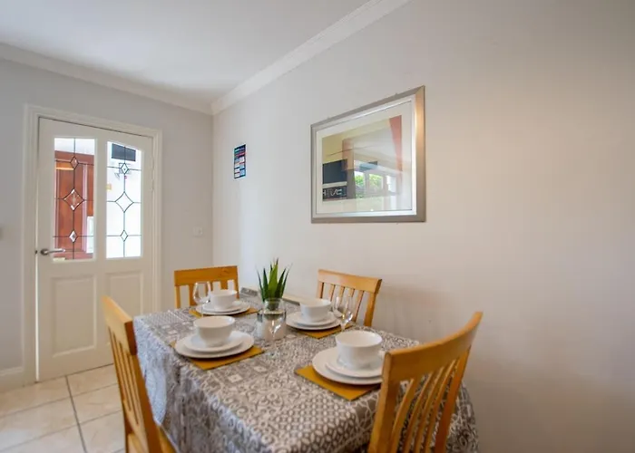 128 - Comfy 2 Bed With Parking Apartamento Galway