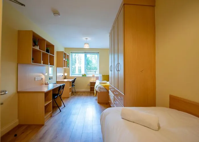 Апартаменты 128 - Comfy 2 Bed With Parking