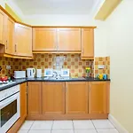 128 - Comfy 2 Bed With Parking Apartmán