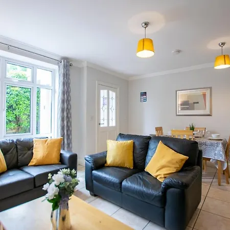 Apartmán 128 - Comfy 2 Bed With Parking Galway