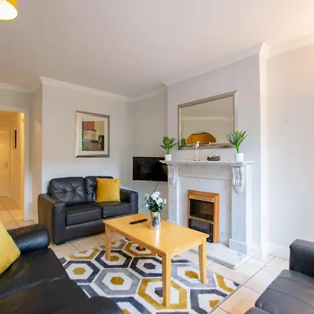 128 - Comfy 2 Bed With Parking - Sleeps 6 Galway