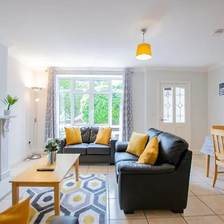 128 - Comfy 2 Bed With Parking Galway
